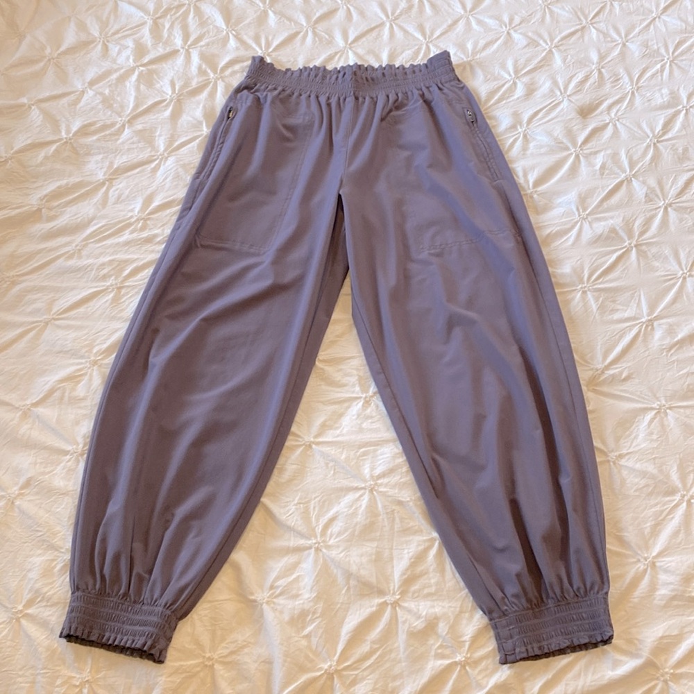 Athleta tapered high waisted joggers, lavender size 2P